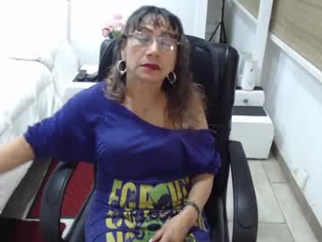 Yessilatin Chaturbate stream image from August 20, 2025
