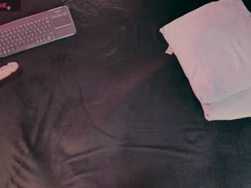 Candle_Lz Chaturbate stream image from August 20, 2025