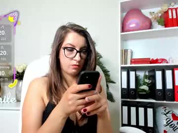 Candywesst Chaturbate stream image from August 20, 2025