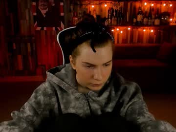 Aliceinredsquare Chaturbate stream image from August 20, 2025