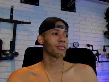 Bento_Fox Chaturbate stream image from August 20, 2025