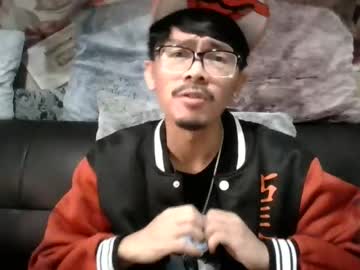 Glennbunnylovedaddy69 Chaturbate stream image from August 20, 2025