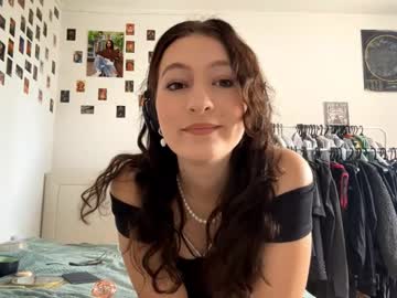 Isadorakalehuawehe Chaturbate stream image from August 20, 2025