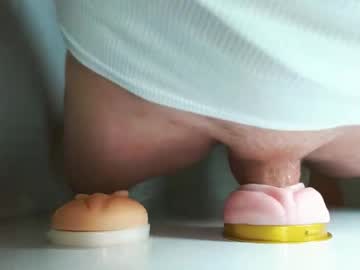 Pude90 Chaturbate stream image from August 20, 2025
