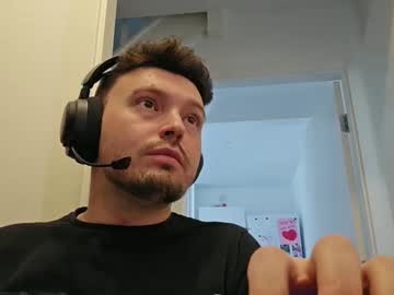 8inchdude93 Chaturbate stream image from August 20, 2025