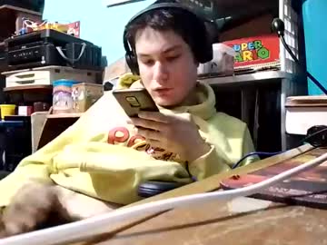 Andrz201946 Chaturbate stream image from August 20, 2025