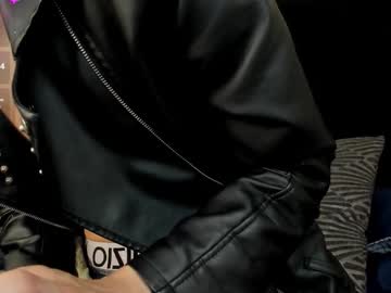 Darcycullen Chaturbate stream image from August 20, 2025