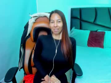 Rosalinda_Cortez Chaturbate stream image from August 20, 2025