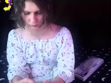Alicepinkhead Chaturbate stream image from August 20, 2025