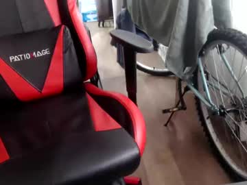 Latinohotusa Chaturbate stream image from August 20, 2025