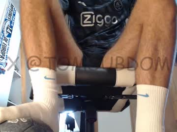 Tomsubdom Chaturbate stream image from August 20, 2025