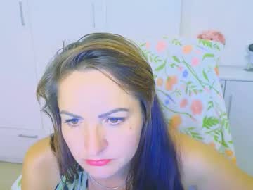 Kristysun Chaturbate stream image from August 20, 2025