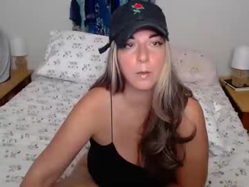 Milfmonee Chaturbate stream image from August 20, 2025