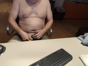Happybugger Chaturbate stream image from August 20, 2025