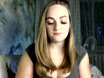 Florazee Chaturbate stream image from August 20, 2025
