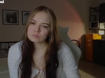 Julidropp Chaturbate stream image from August 20, 2025