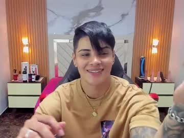 Karolandluna Chaturbate stream image from August 20, 2025