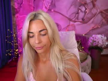 Bellarayyy Chaturbate stream image from August 20, 2025
