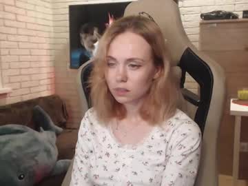 Lucy_Mirror Chaturbate stream image from August 20, 2025