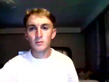 Klayde220 Chaturbate stream image from August 20, 2025