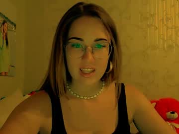 Luxie_Queen Chaturbate stream image from August 20, 2025