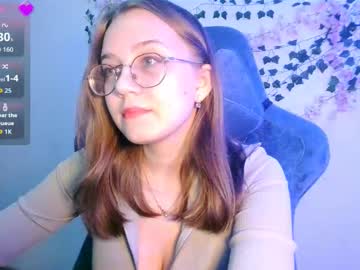 Vivivivikkie Chaturbate stream image from August 20, 2025