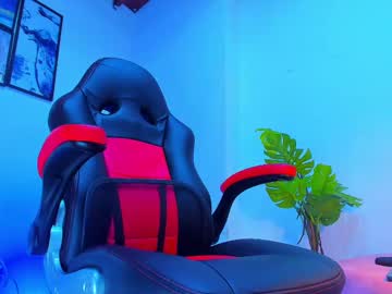 Queengrett Chaturbate stream image from August 20, 2025