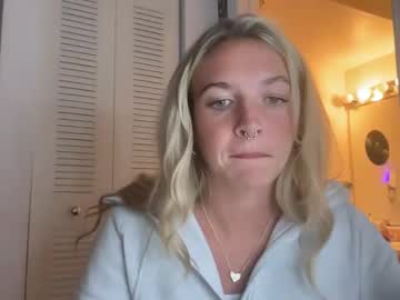 Alyssaleary1 Chaturbate stream image from August 20, 2025