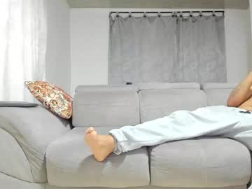 Issalovexxx Chaturbate stream image from August 21, 2025