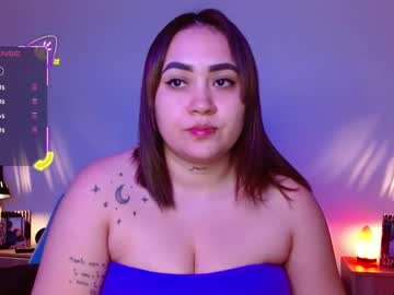 M33li Chaturbate stream image from August 21, 2025