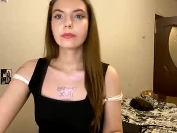 Mirabunnys Chaturbate stream image from August 21, 2025