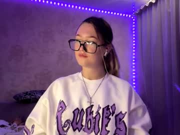 Emmiefailla Chaturbate stream image from August 21, 2025