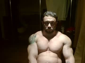 Stevebulkzor Chaturbate stream image from August 21, 2025
