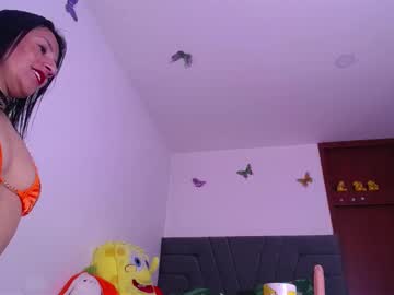 Yinn_Silver Chaturbate stream image from August 21, 2025