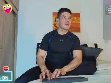 Andrewstelee Chaturbate stream image from August 21, 2025