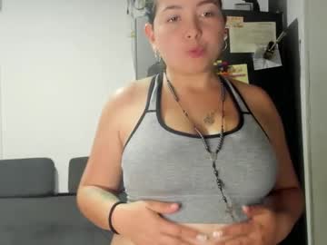 Jessikleon Chaturbate stream image from August 21, 2025