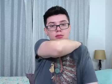 Kevinhunts Chaturbate stream image from August 21, 2025