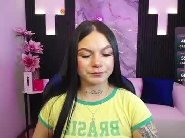 Carolmooore Chaturbate stream image from August 21, 2025