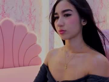Karolskinny Chaturbate stream image from August 21, 2025