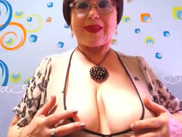 Naughtymomxxx Chaturbate stream image from August 21, 2025