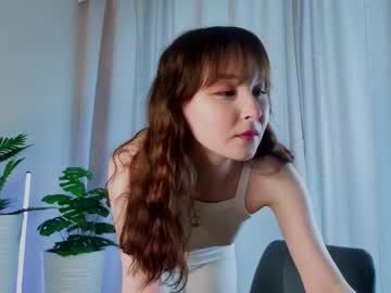 Kerikloon Chaturbate stream image from August 21, 2025