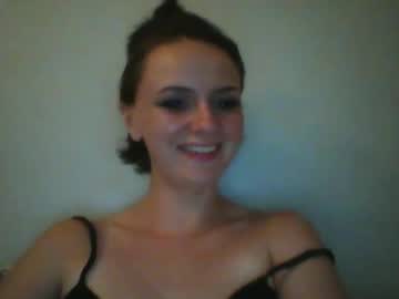 Chilliemillie Chaturbate stream image from August 21, 2025
