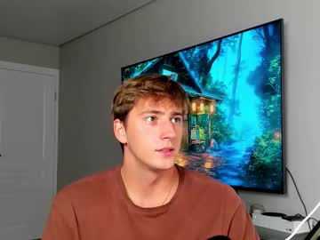 Krishort Chaturbate stream image from August 21, 2025