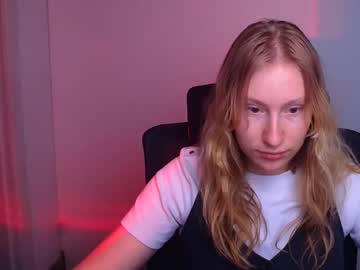 Leylaice Chaturbate stream image from August 21, 2025