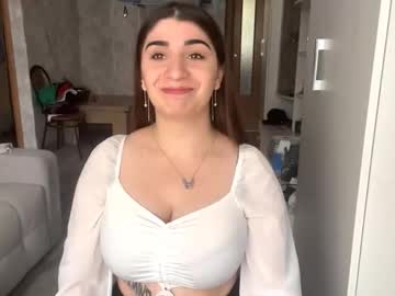 Waltraudsterett Chaturbate stream image from August 21, 2025