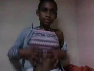 Littleyanah Chaturbate stream image from August 21, 2025