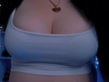 Bellelovexx Chaturbate stream image from August 21, 2025