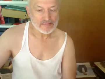 Buttlover1111 Chaturbate stream image from August 21, 2025