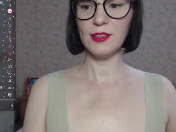 Irenlarasani Chaturbate stream image from August 21, 2025