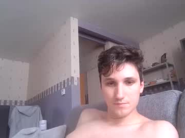 Julesmoyreaux Chaturbate stream image from August 21, 2025
